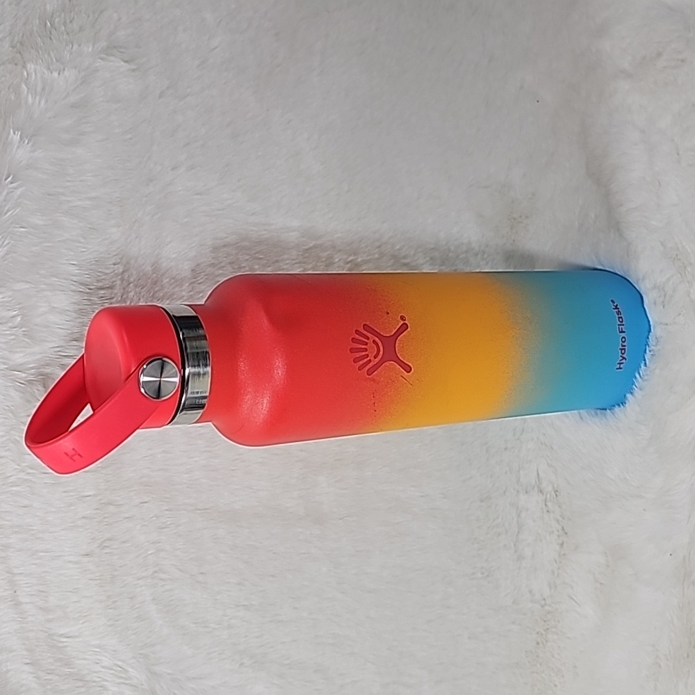 Hydro Flask 24oz Standard Mouth w/Flex Cap Keiki Raindow